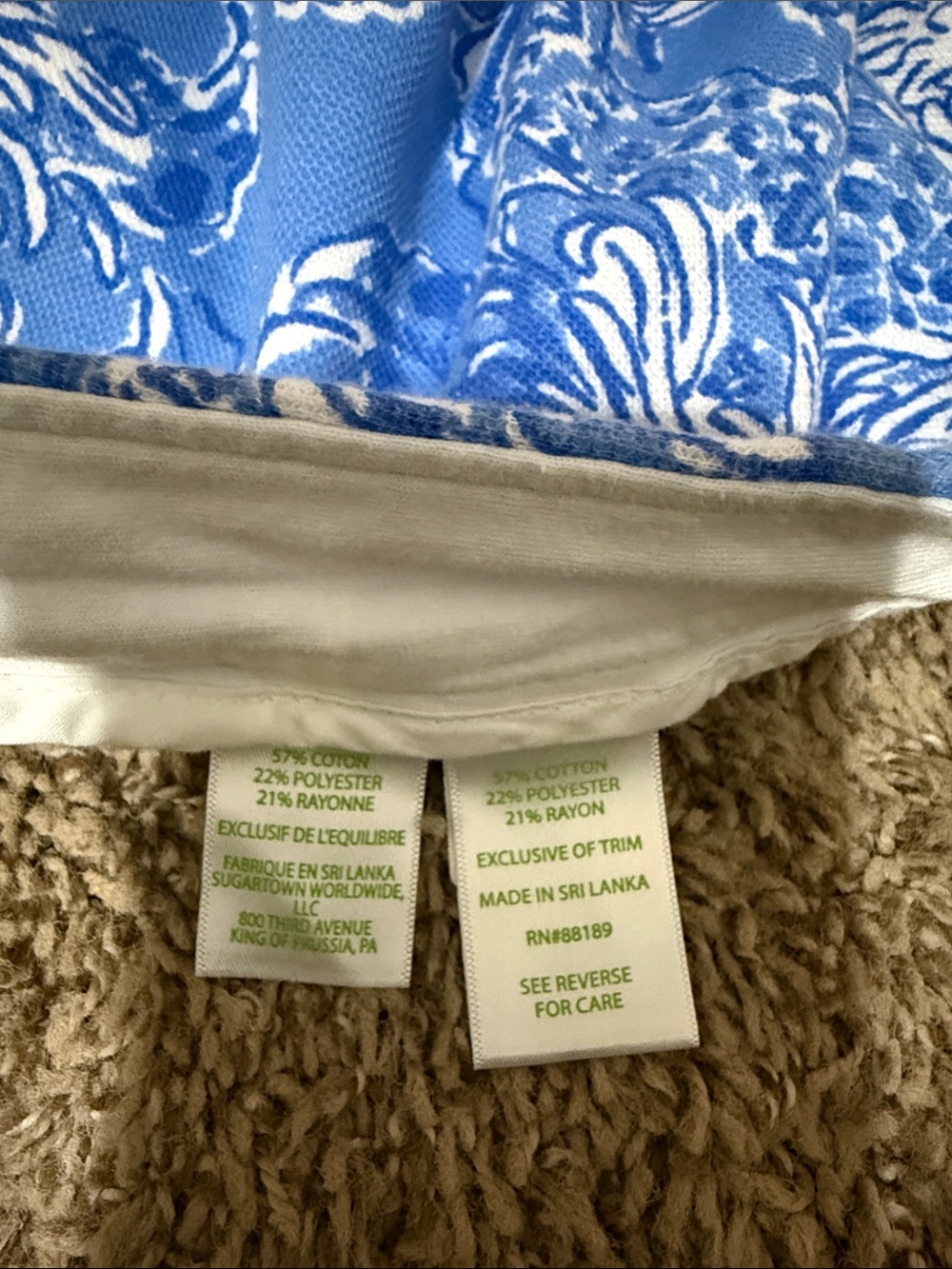 Lilly Pulitzer Blue and White Floral Button Shorts size 14 - Picture 3 of 4